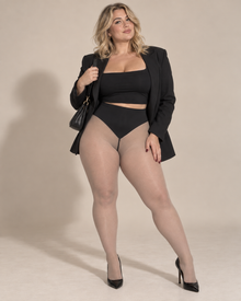 Light Jevgena | Model: Jevgena is 5'6", wearing L/XL